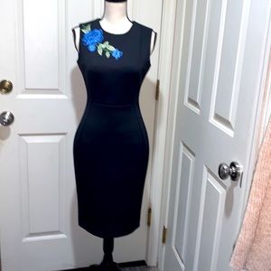 CALVIN KLEIN ELEGANT BLACK EMBROIDERY FLORAL SLEE